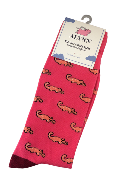 pink alligator pattern socks